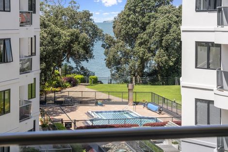 Photo of property in 2a/171 Hurstmere Road, Takapuna, Auckland, 0622