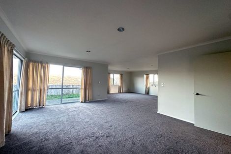 Photo of property in 5 Swain Grove, Riverstone Terraces, Upper Hutt, 5018