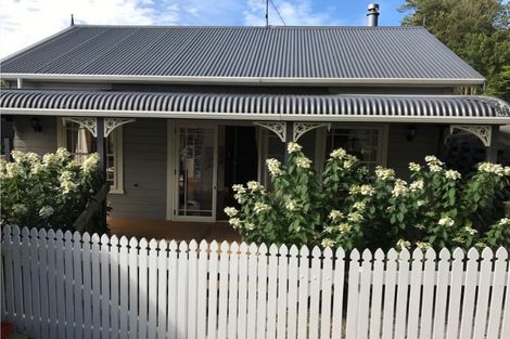 Photo of property in 294a Main Road, Tawa, Wellington, 5028