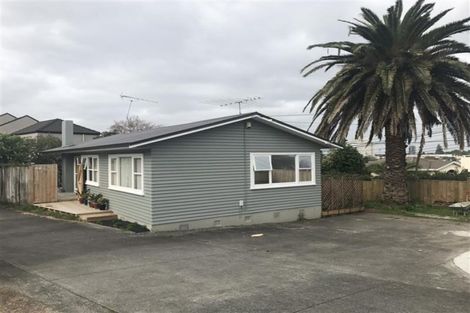 Photo of property in 1/23 Forrest Hill Road, Milford, Auckland, 0620