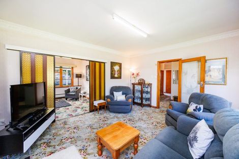 Photo of property in 6 Freyberg Street, Roslyn, Palmerston North, 4414