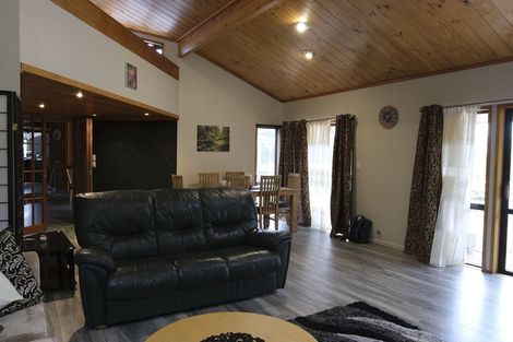 Photo of property in 1/74 Waiau Street, Torbay, Auckland, 0630