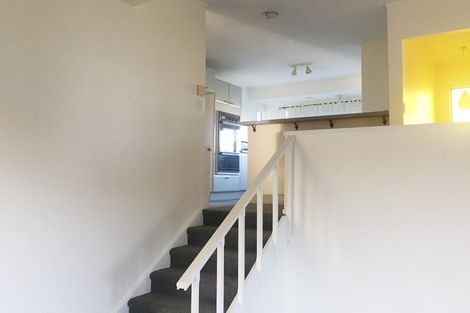 Photo of property in 9 Cambric Place, Botany Downs, Auckland, 2010