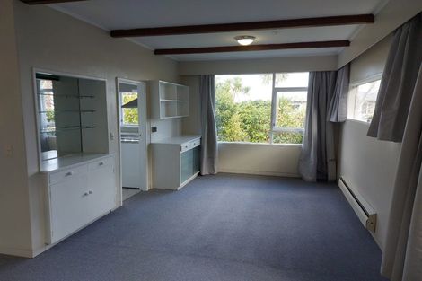 Photo of property in 2 Mamaku Grove, Khandallah, Wellington, 6035