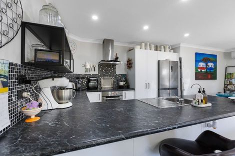 Photo of property in 67a Queen Street, Waitara, 4320