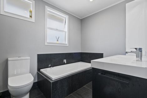 Photo of property in 20 Albion Place, Papakura, 2110