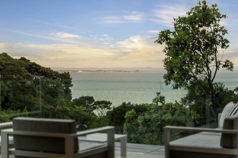 Photo of property in 6 Herrings Cove Place, Titirangi, Auckland, 0604