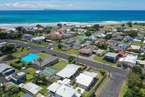 Photo of property in 35 Beach Road, Waihi Beach, 3611