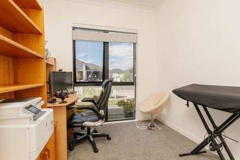 Photo of property in 15 Kuinga Street, Wainui, 0932