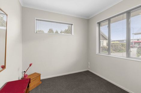 Photo of property in 2/194 Waimairi Road, Ilam, Christchurch, 8041