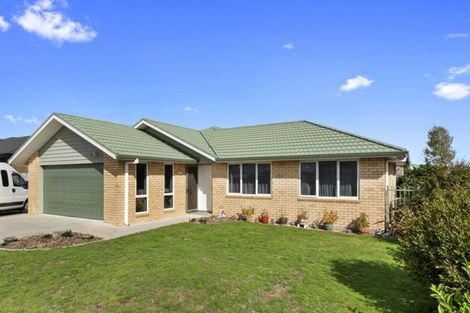 Photo of property in 8 Ruske Place, Grandview Heights, Hamilton, 3200