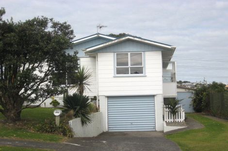 Photo of property in 71 Marama Crescent, Spotswood, New Plymouth, 4310