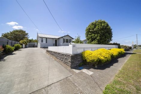 Photo of property in 48 Burns Street, Hawera, 4610
