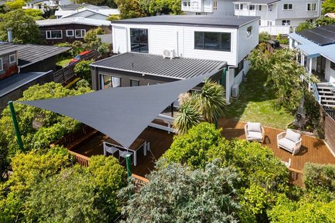 Photo of property in 12 Ramsey Place, Karori, Wellington, 6012