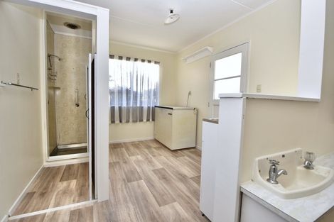 Photo of property in 22 Taylor Street, Carterton, 5713