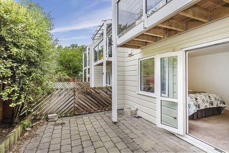 Photo of property in 15 Lawson Place, Mount Victoria, Wellington, 6011