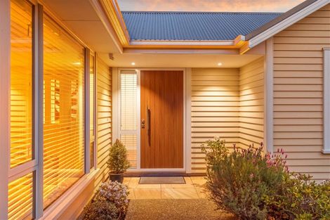 Photo of property in 15 Acorn Close, Waltham, Christchurch, 8023