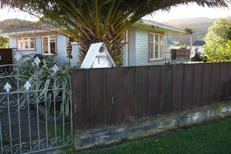 Photo of property in 15 Roberts Street, Wainuiomata, Lower Hutt, 5014