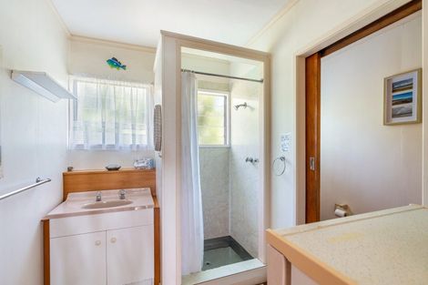 Photo of property in 233 Oakura Road, Oakura, Hikurangi, 0184