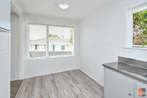 Photo of property in 11 Royal Arch Place, Rosehill, Papakura, 2113