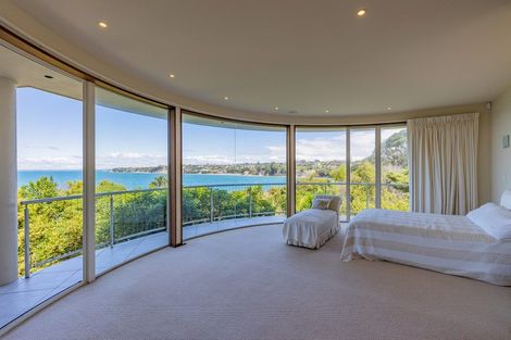 Photo of property in 1/3 Portal Place, Murrays Bay, Auckland, 0630