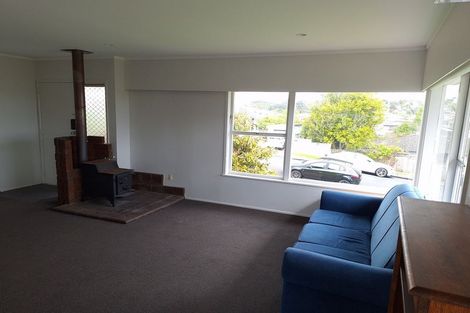 Photo of property in 2 Anne Road, Hillcrest, Auckland, 0627