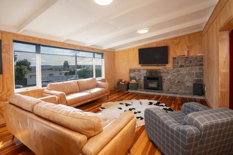 Photo of property in 14 Parata Street, Two Mile Bay, Taupo, 3330