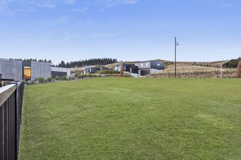 Photo of property in 3 Akitu Rise, Wanaka, 9305