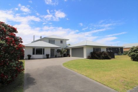 Photo of property in 126 Puka Crescent, Matarangi, Whitianga, 3592