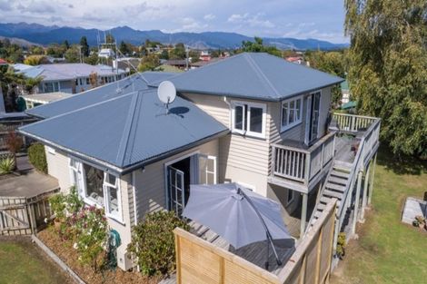 Photo of property in 61 Kawiu Road, Levin, 5510