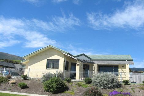 Photo of property in 17 Kingsford Drive, Stoke, Nelson, 7011