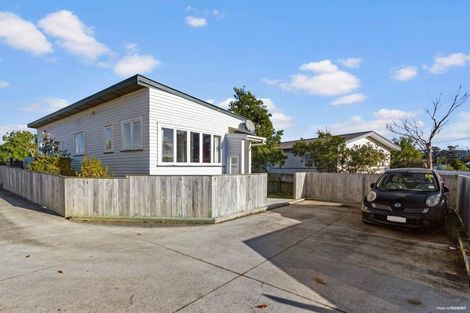 Photo of property in 237 Sturges Road, Henderson, Auckland, 0612