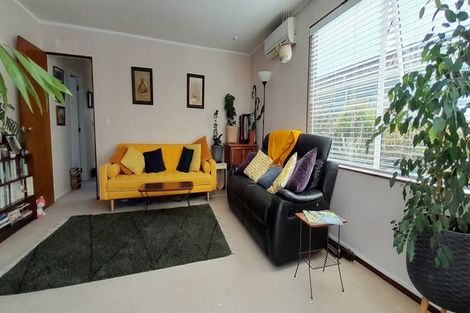 Photo of property in 104 Tauhinu Road, Miramar, Wellington, 6022