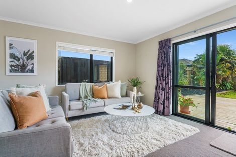 Photo of property in 26 Butterworth Crescent, Papamoa Beach, Papamoa, 3118