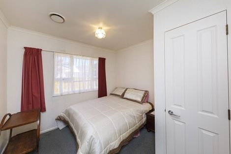 Photo of property in 51 Royal Oak Drive, Kelvin Grove, Palmerston North, 4414