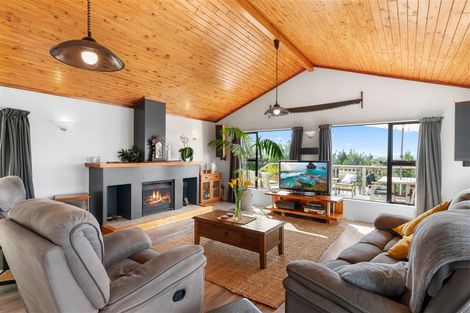 Photo of property in 168 Massey Road, Waipu, 0582