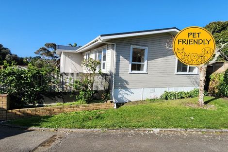 Photo of property in 49 Wairau Road, Oakura, 4314