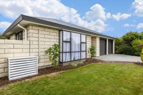 Photo of property in 121 Prestons Road, Redwood, Christchurch, 8051