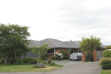 Photo of property in 14 Courtfield Close, Parklands, Christchurch, 8083