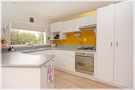 Photo of property in 10 Guildford Street, Levin, 5510