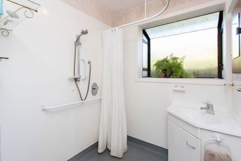 Photo of property in 15 Emlyn Place, Avondale, Christchurch, 8061