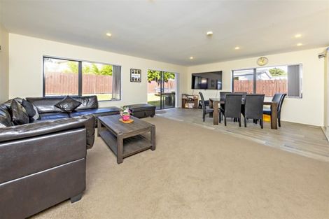 Photo of property in 15 Malmo Place, Manurewa, Auckland, 2102
