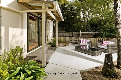 Photo of property in 5 Waipuia Place, Greenhithe, Auckland, 0632