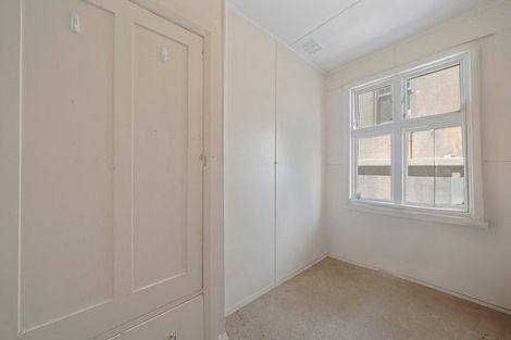 Photo of property in 230 Oriental Parade, Oriental Bay, Wellington, 6011