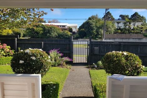 Photo of property in 23 Awanui Street, Merrilands, New Plymouth, 4312