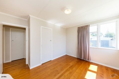 Photo of property in 10 Mokau Place, Terrace End, Palmerston North, 4410