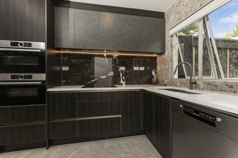 Photo of property in 23 Gordon Avenue, Forrest Hill, Auckland, 0620