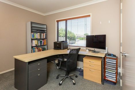 Photo of property in 9 Chenin Place, Greenmeadows, Napier, 4112