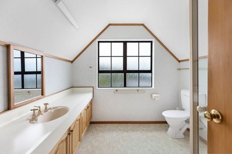 Photo of property in 30 Satara Crescent, Khandallah, Wellington, 6035