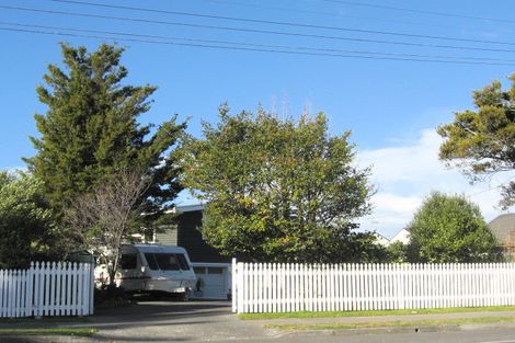Photo of property in 5 Church Road, Taradale, Napier, 4112